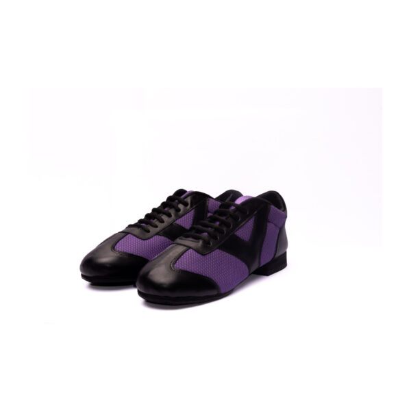 Alternative view of Art. 240 – Tela violeta y cuero negro