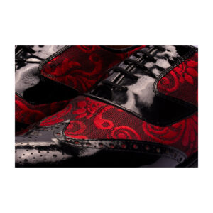 Alternative view of Copes – Roco rojo y charol negro