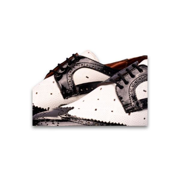 Copes – Cuero blanco y charol negro